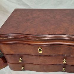 Beautiful Jewelry Box & Lacquer Dresser Box (Johnstown Ohio)