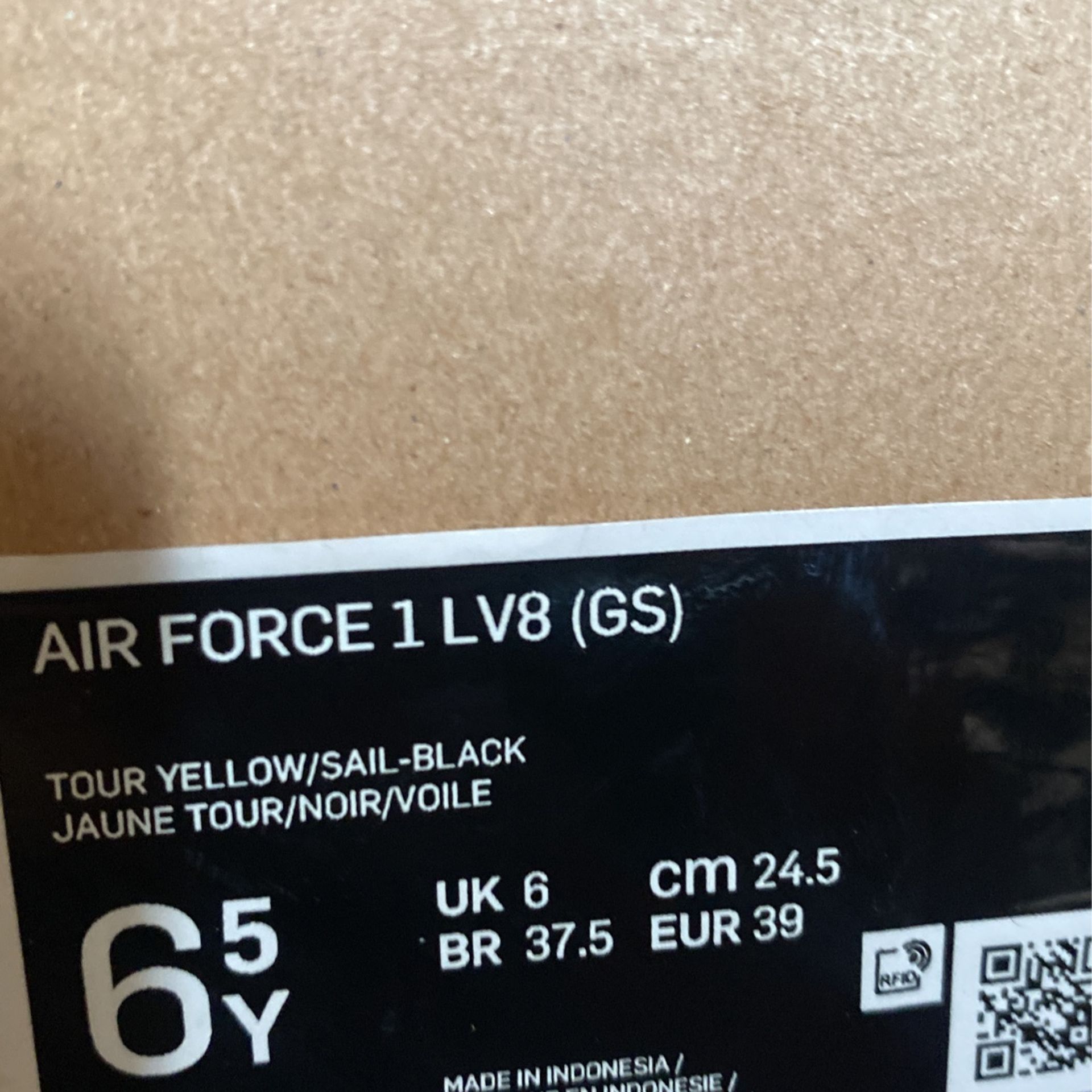 yellow air force 1 lv8