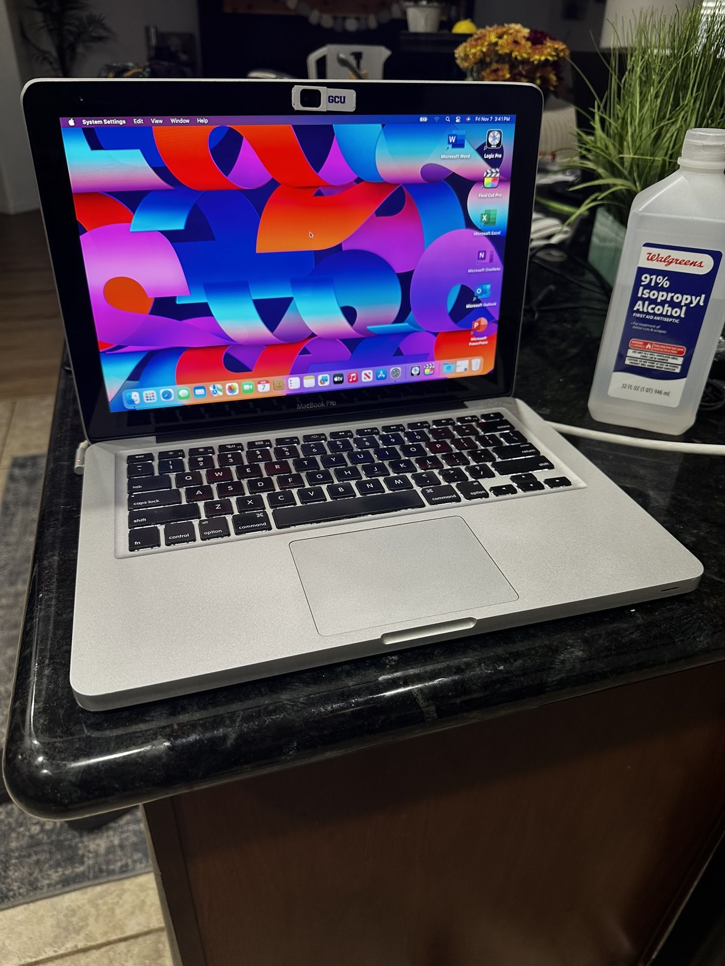 MacBook Pro i5 16GB RAM 256GB SSD and Software!