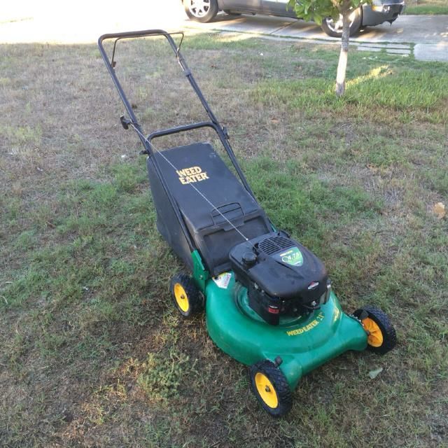 Weedeater push mower with bag runs perf 4.75hp motor