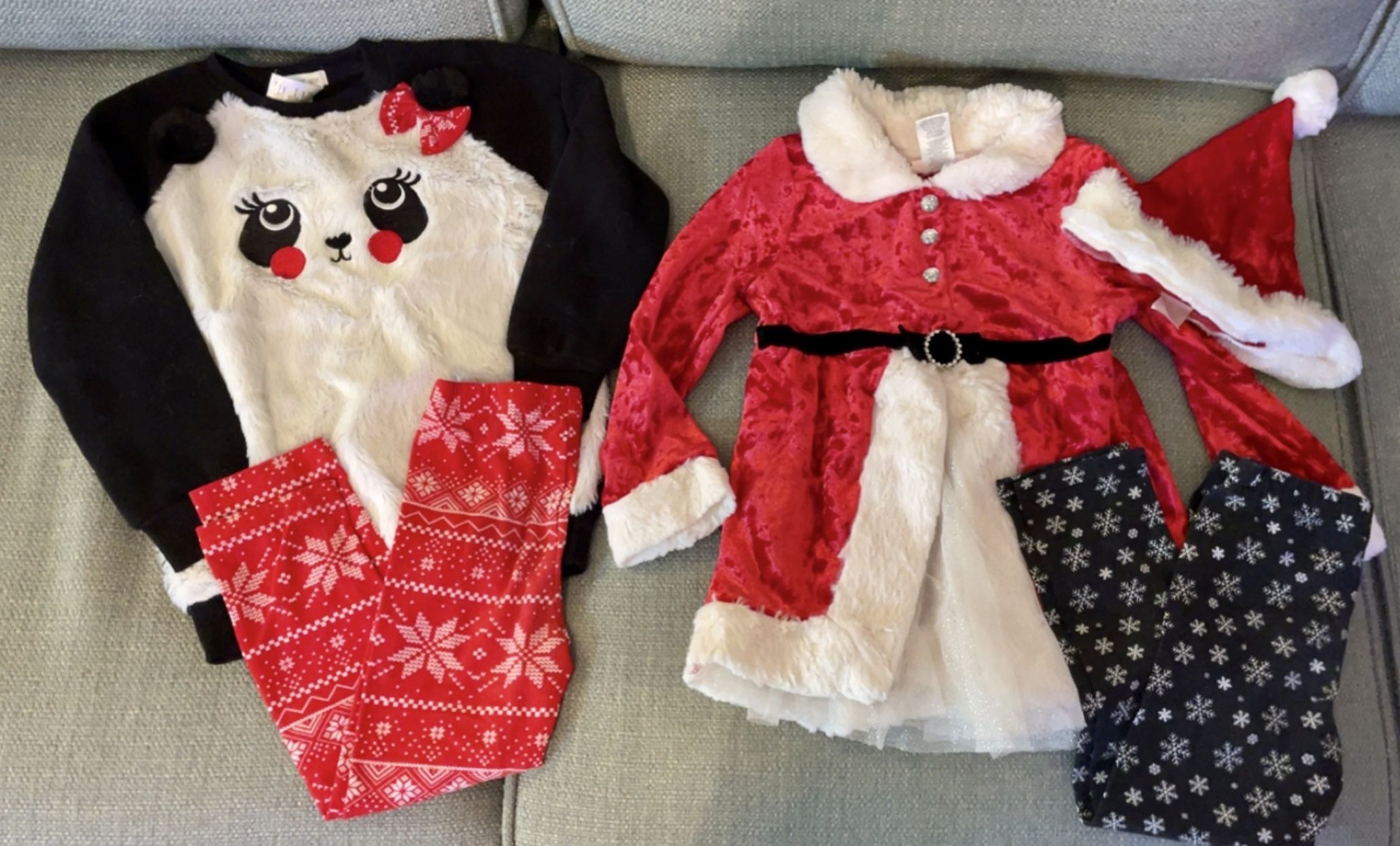 Girls Sz 4T Christmas Outfits $5 For Both