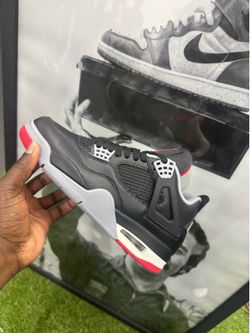 Patent bred Jordan retro 4s