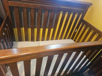 Wooden Baby Crib with Mattress