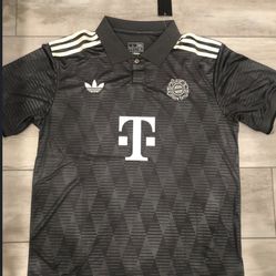 Bayern Munich October Fest Player Version Soccer Jersey  Size L 