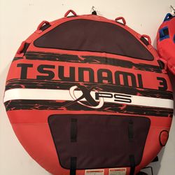 Tsunami 3 XPS Towable Tube