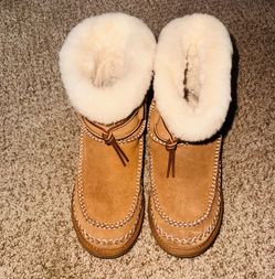 Ugg, Size 8 Women