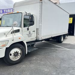 2013 Hino 268 BoxTruck 24ft