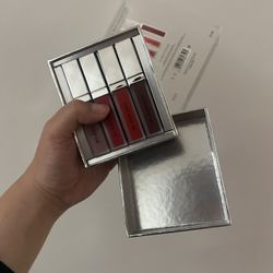 Burberry Liquid Lip Velvet Whipped Lip Cream Holiday travel Set New in box