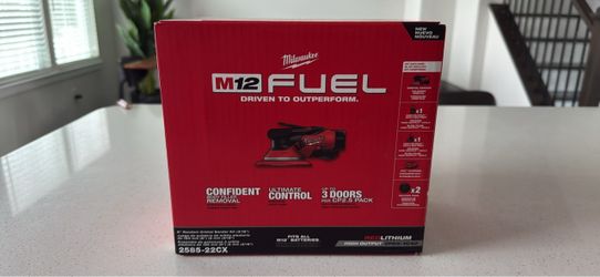 Milwaukee M12 FUEL 12-Volt Li-Ion Brushless Cordless 6 in. Random Orbital Sander Kit (3/16 in) 5.0Ah