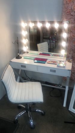 Vanity Bundle Set Available New in Box Dimmable Mirror / Desk / Chair