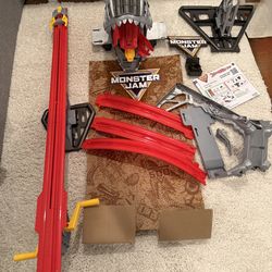 Monster Jam Thunderroarus Drop