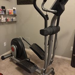 🔥 ProForm 500 LE Elliptical – Smooth, Quiet & Compact – Excellent Condition! 🔥