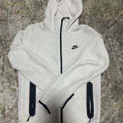 Nike Tech Fleece