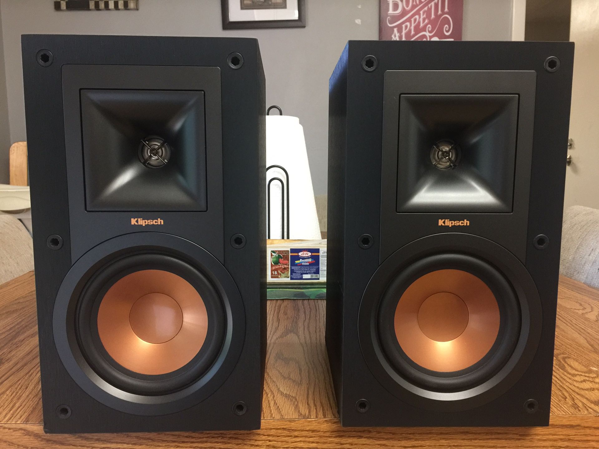 Klipsch R-15m bookshelf speakers