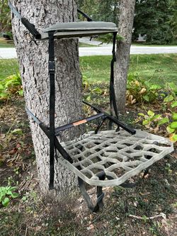 Lone Wolf tree stand