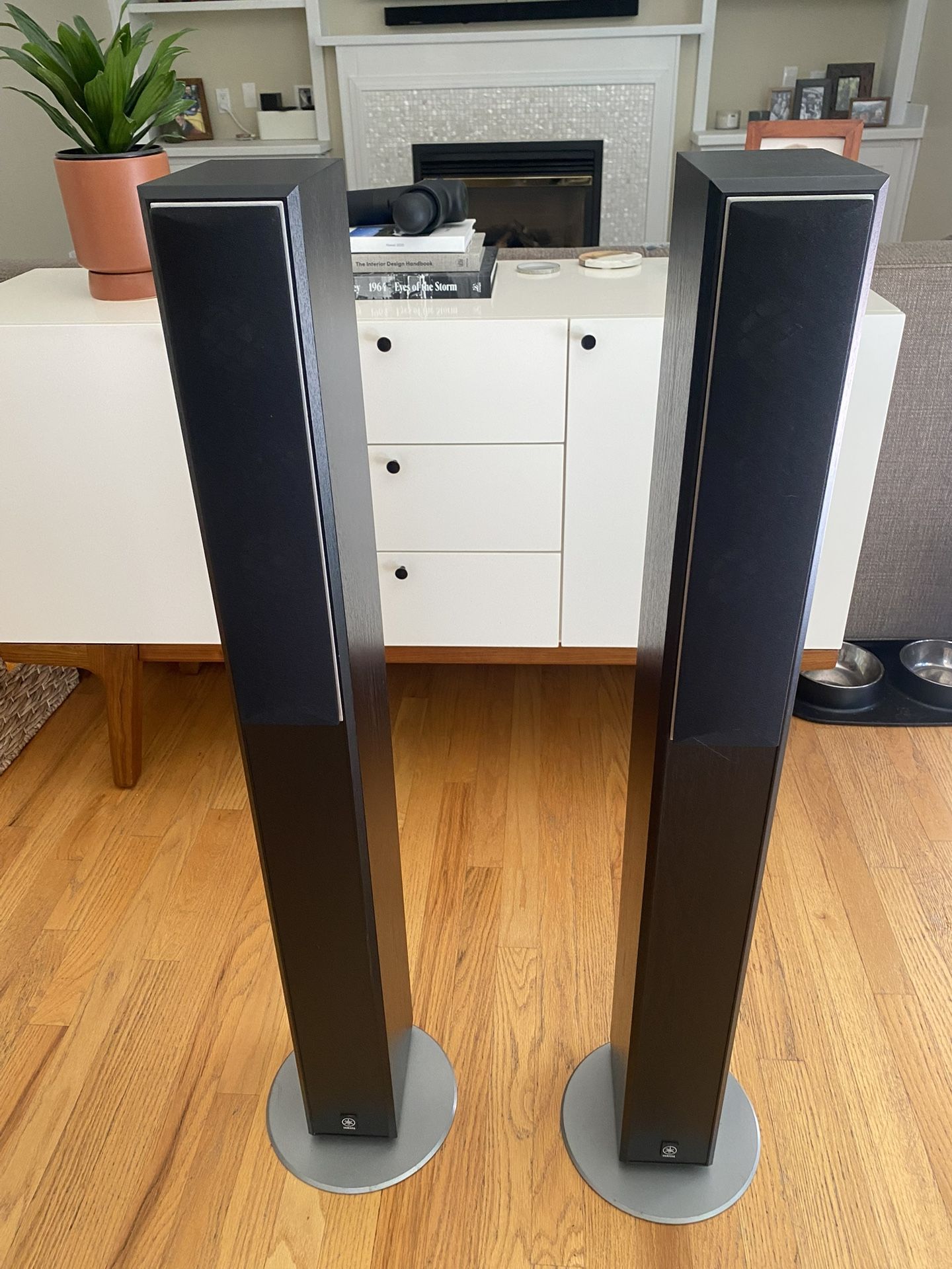 Yamaha Tower Speakers (pair)