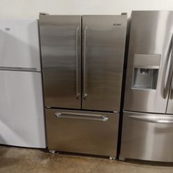 25 Cubic Foot Decor Refrigerator Bottom Freezer Pull Out Gorgeous Comes With Free Delivery Vancouver Area