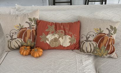 2 Set Of Mini Pumpkins With 3 Festive Pillows
