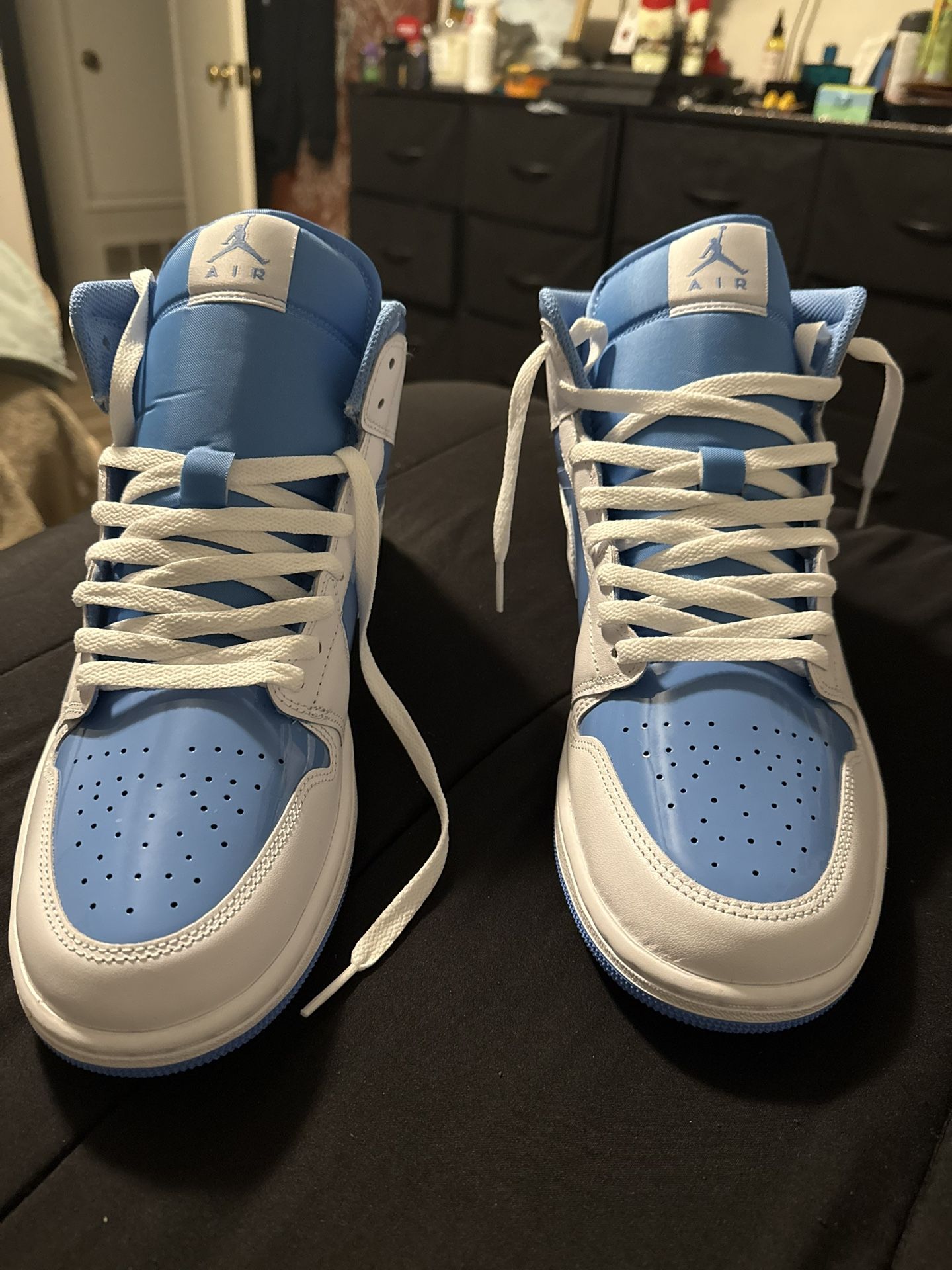Air Jordan 1 Mids