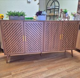 BEAUTIFUL SIDEBOARD  BUFFET NORDIC STYLE IN WALNUT COLOR BRAND NEW 63X17X34  REGULABLE  SHELVES