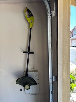 Edger with charger and battery