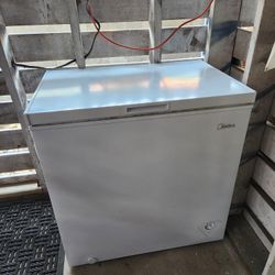 Small Chest Freezer (Midea Brand)