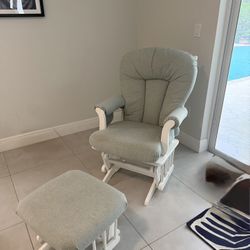 Dutalier Glider With Footrest