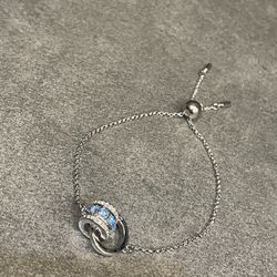 Swarovski Women’s Simple Crystal Bracelet Video Wristlet New 