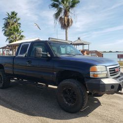 2005 GMC Sierra 4x4 Runs Good
