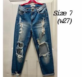 Woman’s jeans size 7