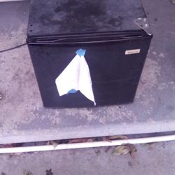 Mini Fridge 