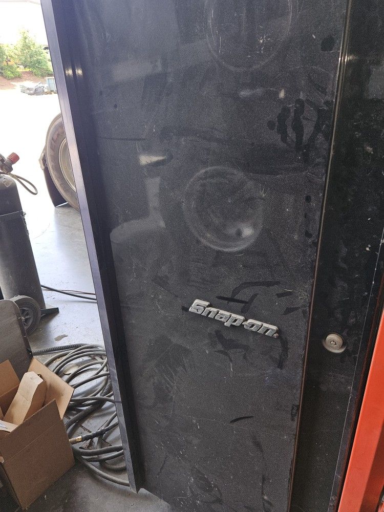 Snap On Side Locker