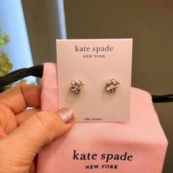 Price Just Dropped: Kate Spade Crystal Sparkly Butterfly Stud Earrings (Pick up🛒 In Bellevue) *Check out my Other Posts🎁