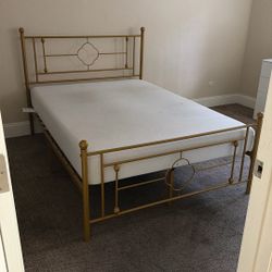 Bed/Mattress 