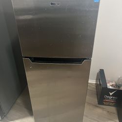 Danby Refrigerator And Freezer 