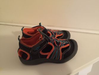 Osh Kosh Size 9 Toddler Shoes in Great Used Condition