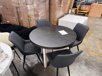 Round Dining Table of 4 Chairs