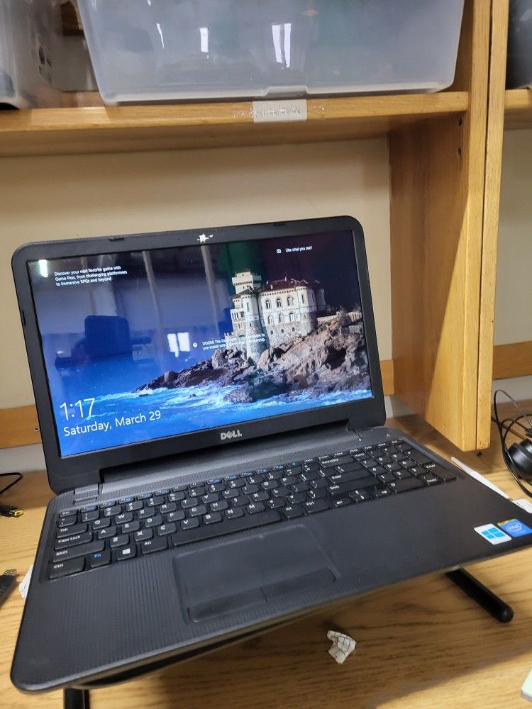 DELL INSPIRON LAPTOP WITH 15.6 INCH SCREEN WINDOW 10 LIKE NEW (LAP3)