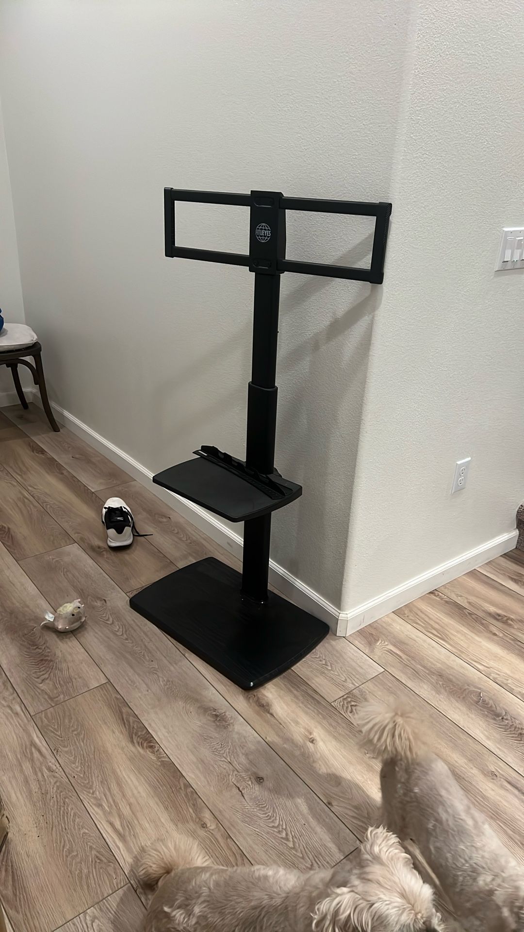 Renter Friendly TV STAND / Mount