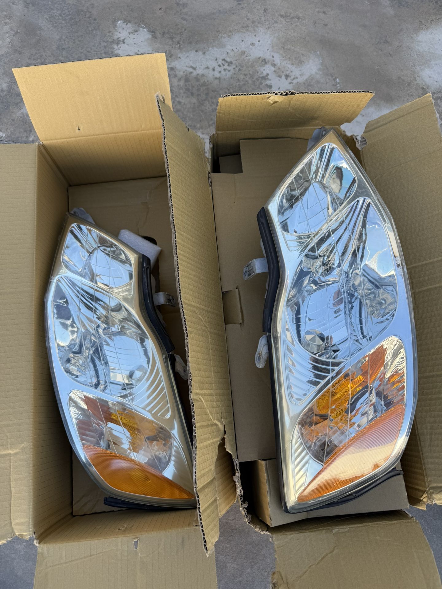 Headlights (2000 Toyota Avalon)