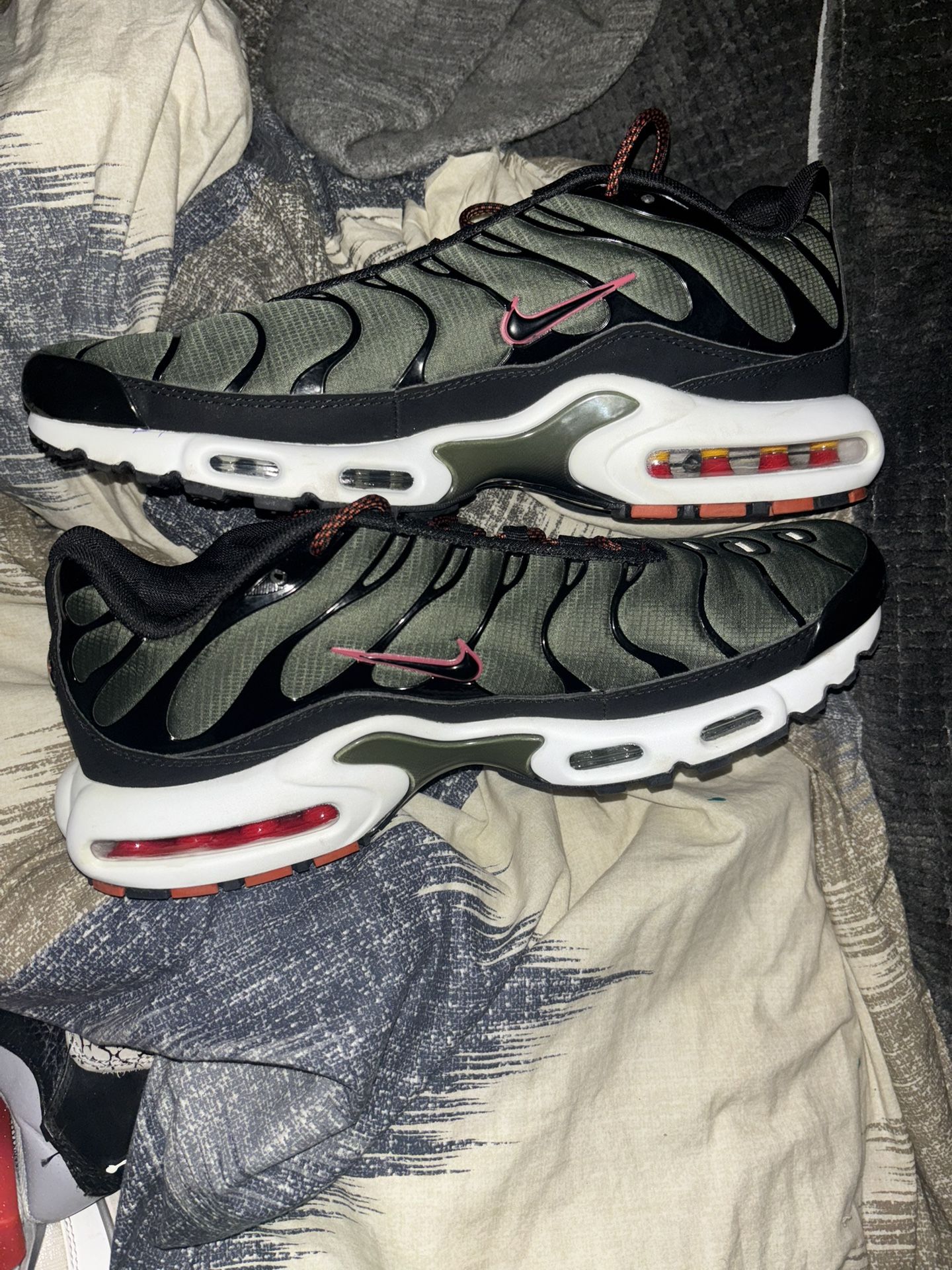 2023 Nike Air Max Plus 'Black Cargo Khaki' Men Size 12