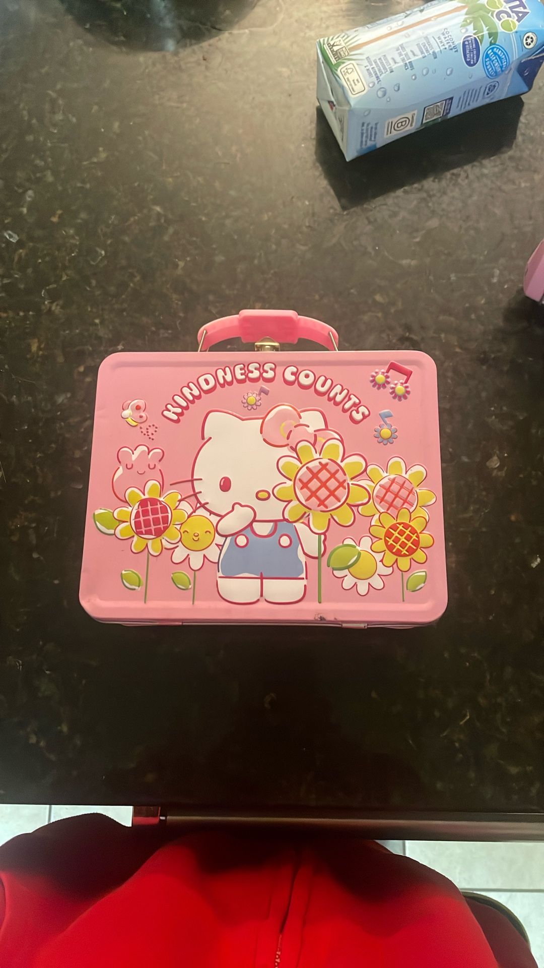 Hello Kitty Tin Lunch Box - Cute and Durable!