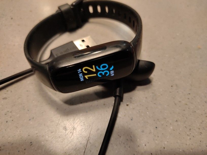 Fitbit Inspire 3 With Charger