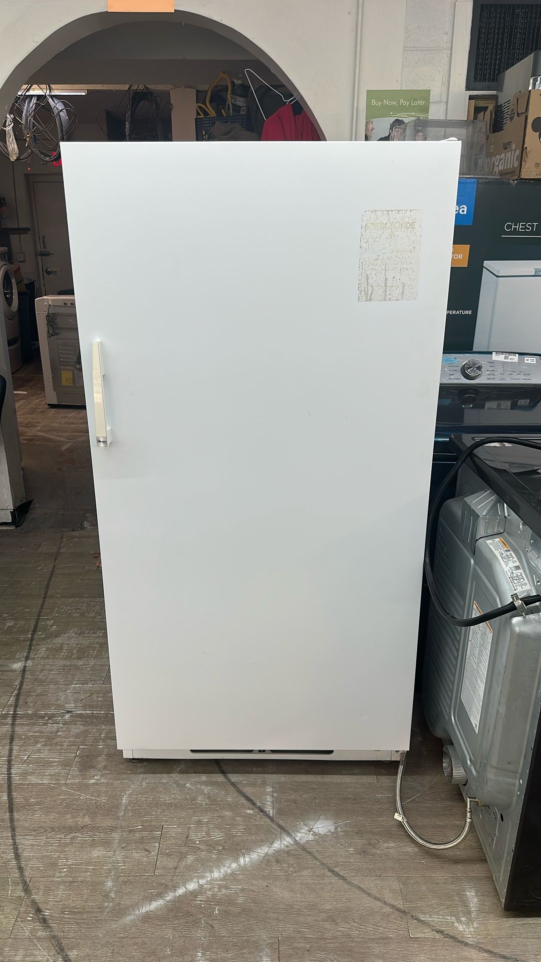 Amana Upright Freezer (White, 20 Cu Ft Approx)