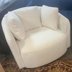 (1) New Oversized Beautiful Swivel Accent Chair, Creame