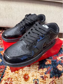 Nike Air Force’s black