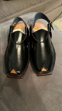 Brand New Peshawari Chappal / Sandal ? Gents ? Genuine Leather ? black ? Soft Insole ? Thin Tyre Outsole  Size 10 Made with be