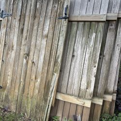 Six Fence Panels And Gate