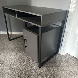 Realspace Bexler 42” Desk with Mobile Cart