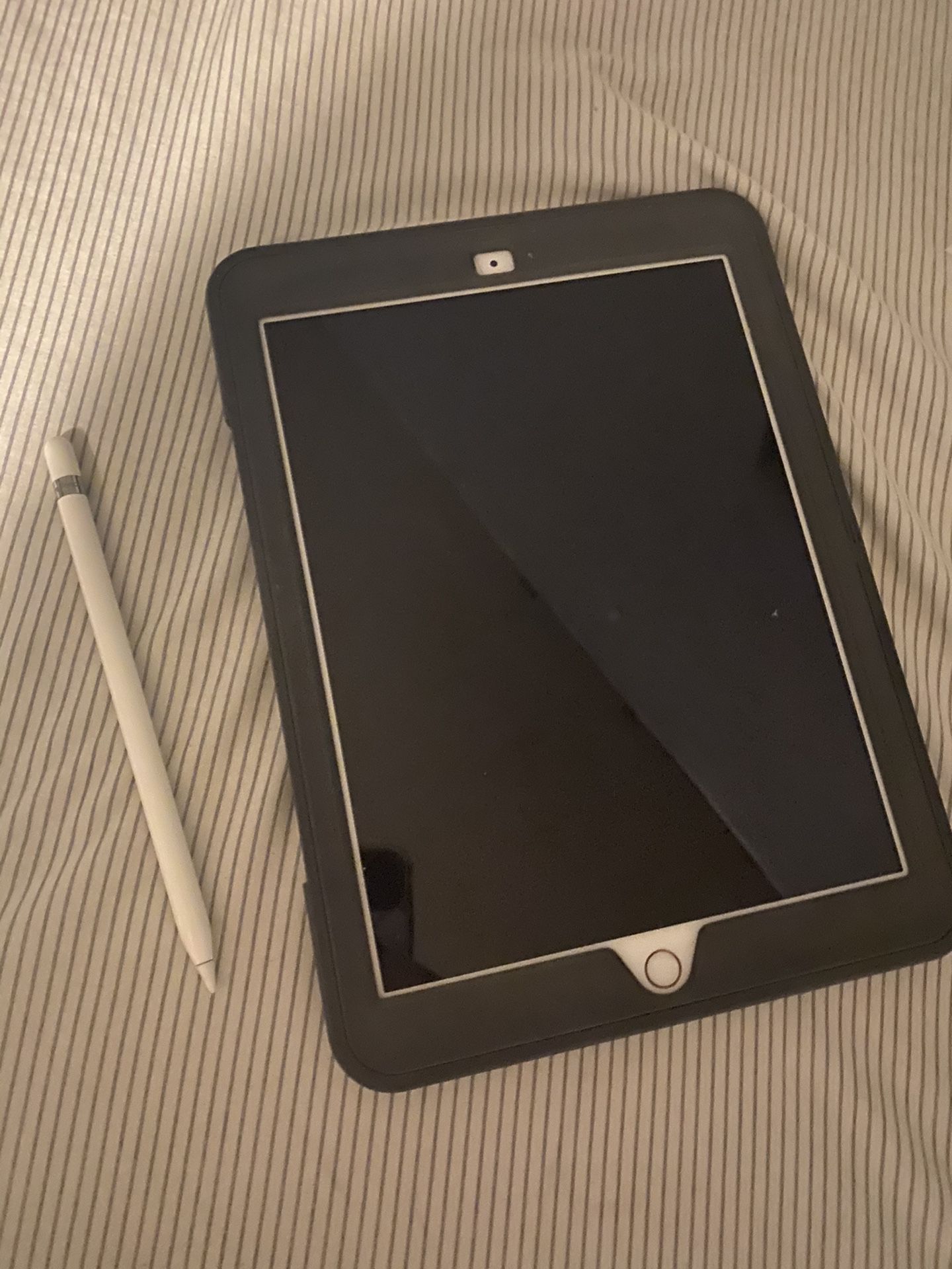 iPad 10.2 with Apple Pencil